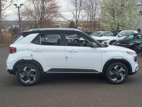 New 2026 Hyundai Venue SEL image 2