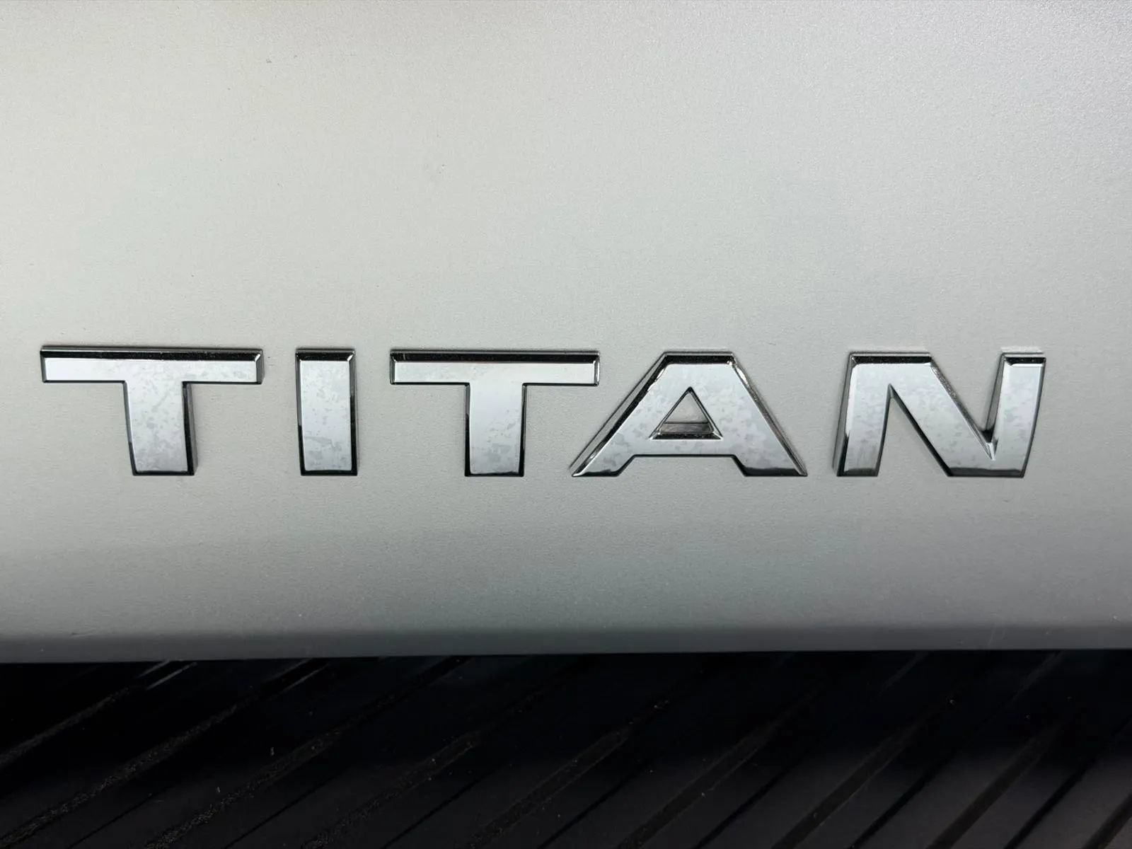 Used 2010 Nissan Titan XE w/ XE Popular Equipment Pkg RWD image 10
