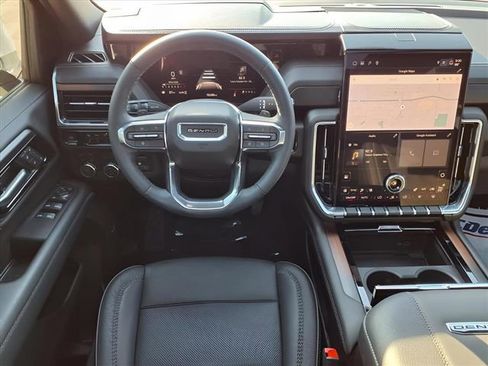 Used 2025 GMC Yukon Denali w/ Sun & Power Step Package image 9