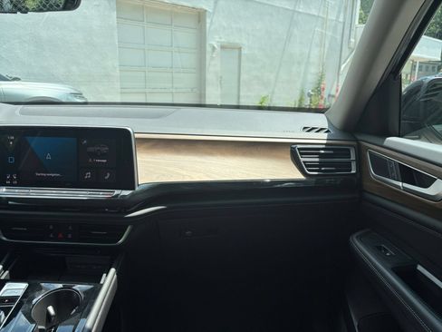 Used 2026 Volkswagen Atlas SE FWD image 35
