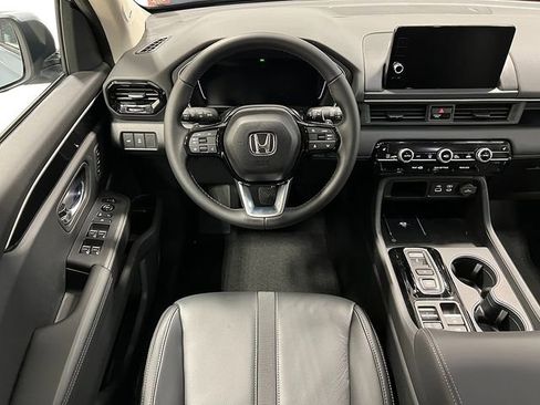 New 2025 Honda Pilot Touring image 17