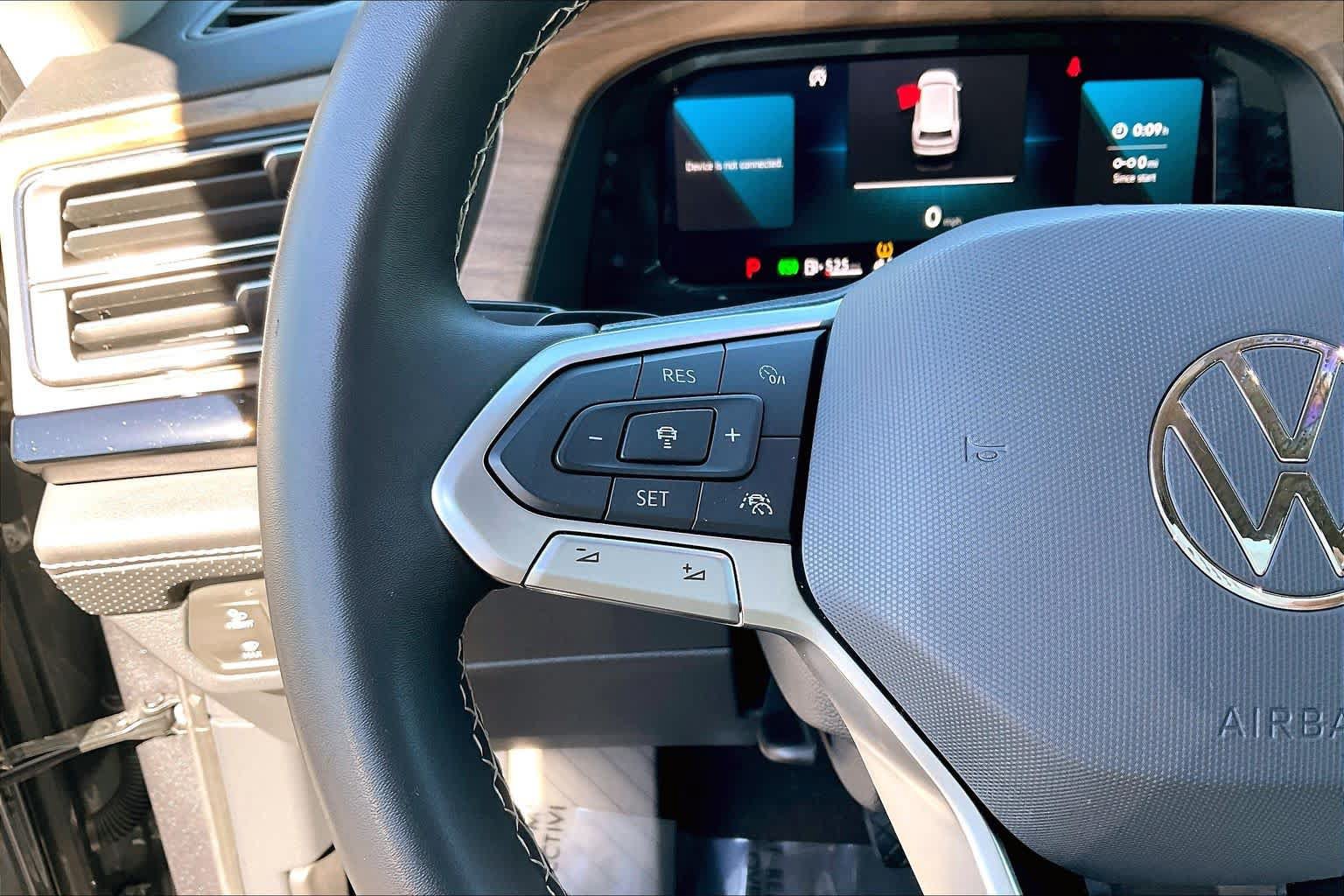 Used 2024 Volkswagen Atlas SE FWD image 24