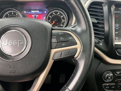 Used 2014 Jeep Cherokee Limited w/ Luxury Group AWD/4WD image 24