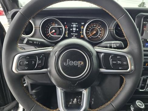 Used 2023 Jeep Gladiator Overland AWD/4WD image 16