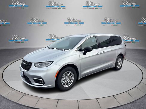 New 2026 Chrysler Pacifica Select image 7