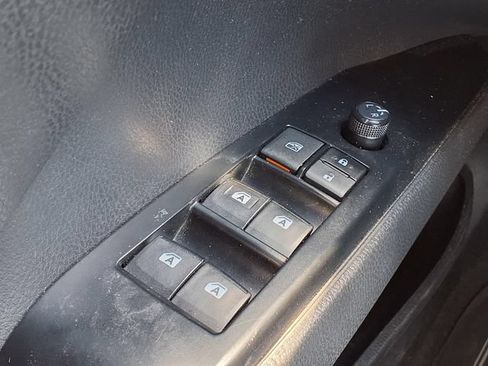 Used 2020 Toyota Camry SE FWD image 18
