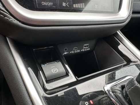 Certified 2025 Subaru Legacy Premium AWD/4WD image 20