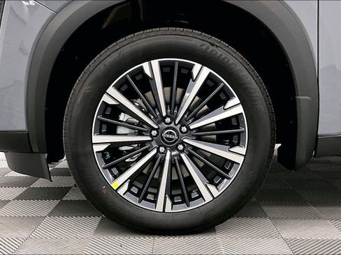 New 2026 Nissan Pathfinder Platinum image 12