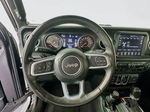 Used 2019 Jeep Wrangler Unlimited Sahara AWD/4WD image 11