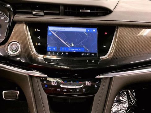 Used 2022 Cadillac XT6 Sport w/ Platinum Package AWD/4WD image 31