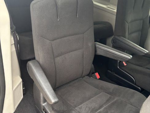 Used 2016 Dodge Grand Caravan SE w/ Quick Order Package 29E SE image 21