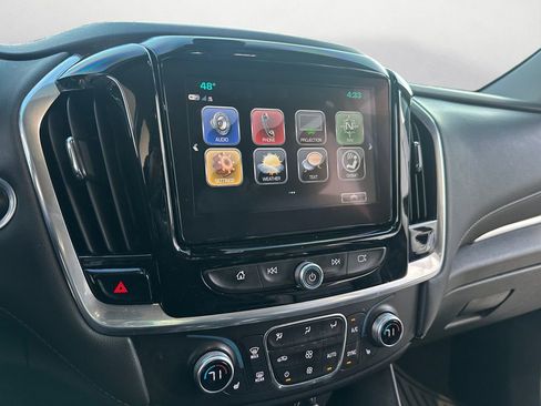 Used 2018 Chevrolet Traverse LT image 17