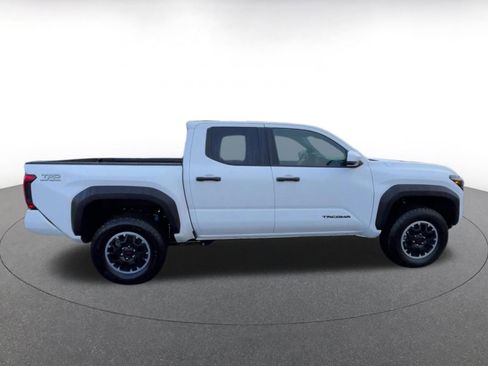 Used 2025 Toyota Tacoma TRD Off-Road image 16