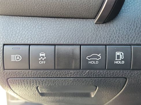 Used 2022 Toyota Camry LE FWD image 14