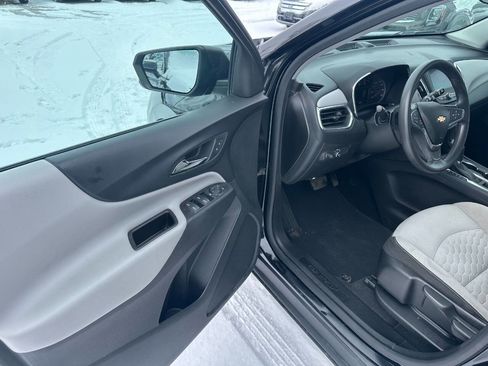 Used 2020 Chevrolet Equinox LS w/ LPO, Floor Liner Package image 9