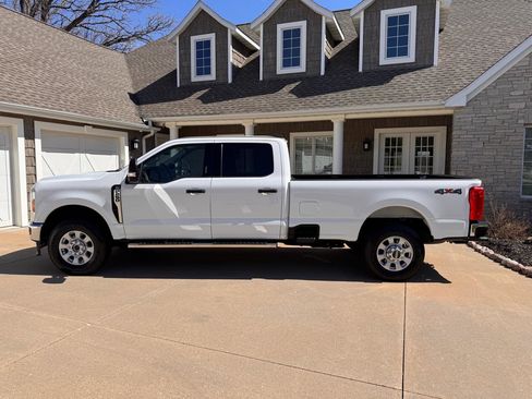 Used 2023 Ford F250 XLT image 3