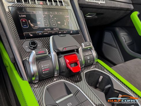 Used 2021 Lamborghini Urus image 17