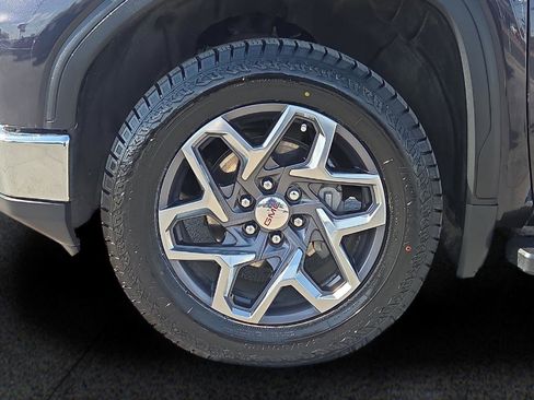 Used 2023 GMC Sierra 1500 SLT AWD/4WD image 19