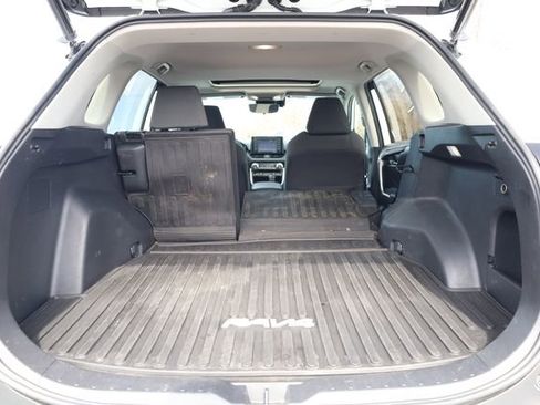 Used 2022 Toyota RAV4 XLE w/ Convenience Package image 30