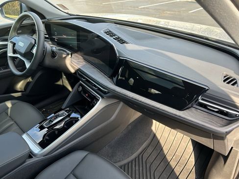 Used 2025 Audi Q5 Premium Plus w/ Premium Plus image 19