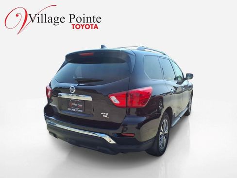 Used 2019 Nissan Pathfinder SL AWD/4WD image 4