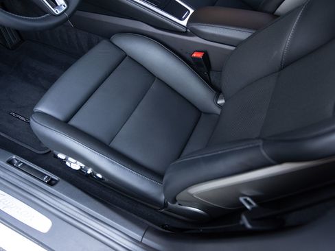 Certified 2025 Porsche 718 Cayman image 23