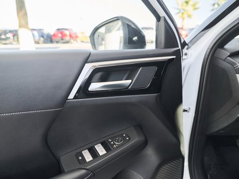 Used 2024 Mitsubishi Outlander Ralliart image 23