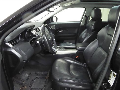 Used 2016 Land Rover Range Rover Evoque SE image 21