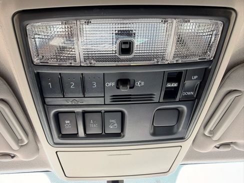 Used 2019 Toyota 4Runner SR5 Premium AWD/4WD image 34