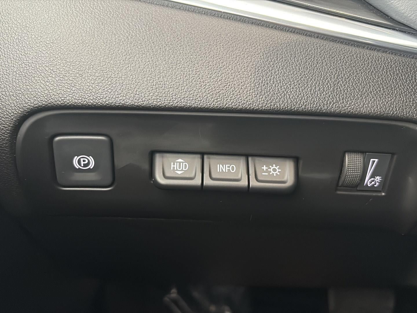 Used 2023 Buick Enclave Premium w/ Experience Buick Package AWD/4WD image 17