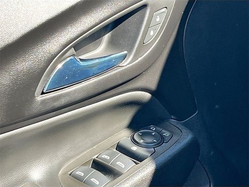 Used 2024 Chevrolet Equinox LT w/ LPO, Floor Liner Package image 17