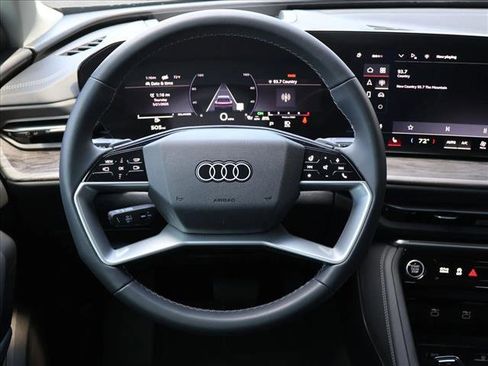 Used 2025 Audi Q5 Premium Plus w/ Premium Plus AWD/4WD image 14