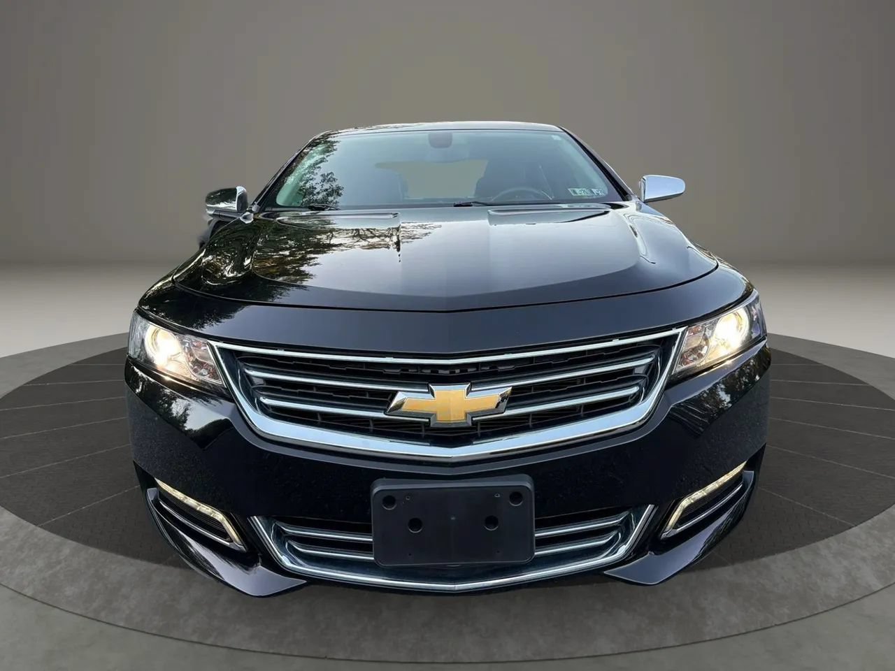 Used 2018 Chevrolet Impala Premier FWD image 2