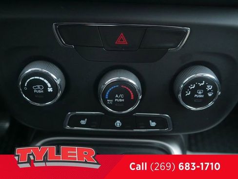 Used 2018 Jeep Compass Latitude w/ Cold Weather Group image 33