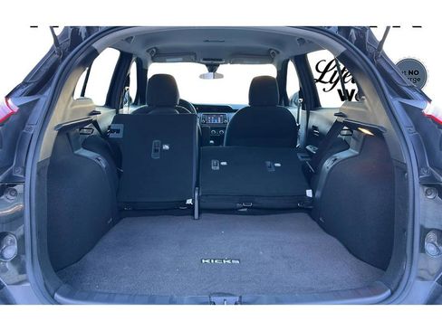 Used 2020 Nissan Kicks S FWD image 29