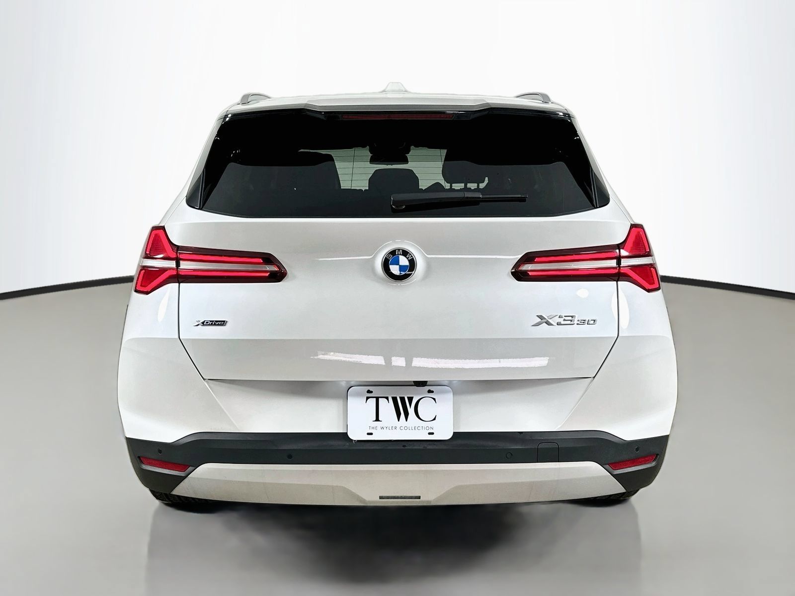 Used 2025 BMW X3 xDrive30i AWD/4WD image 6