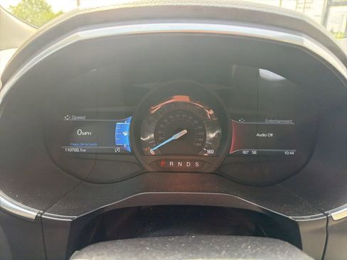 Used 2019 Ford Edge Titanium w/ Equipment Group 301A AWD/4WD image 17