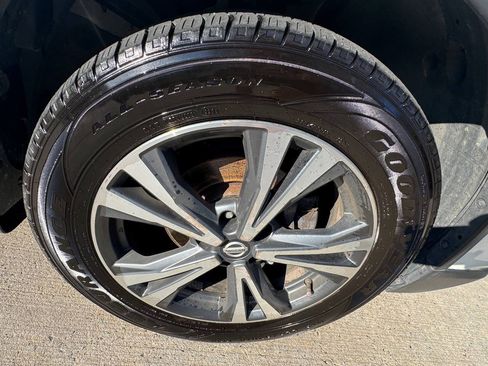 Used 2018 Nissan Rogue SL w/ Premium Package AWD/4WD image 27