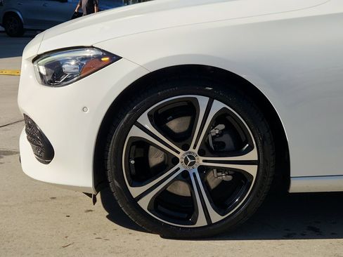 Used 2025 Mercedes-Benz C 300 Sedan image 10