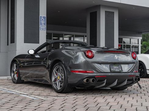 Used 2015 Ferrari California T image 38
