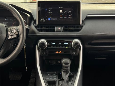 Used 2025 Toyota RAV4 LE image 20