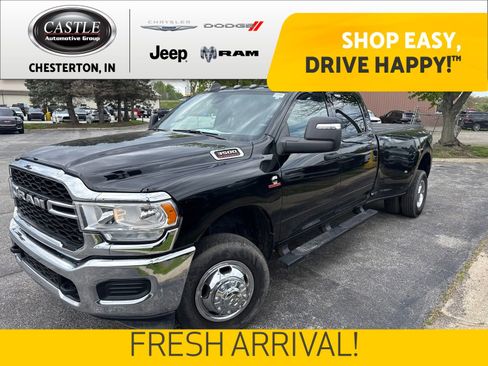 Used 2024 RAM 3500 Tradesman w/ Chrome Appearance Group AWD/4WD image 1