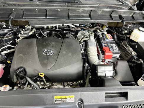 Used 2022 Toyota Highlander XLE FWD image 30