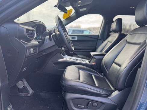 Used 2020 Ford Explorer XLT w/ Equipment Group 202A image 14