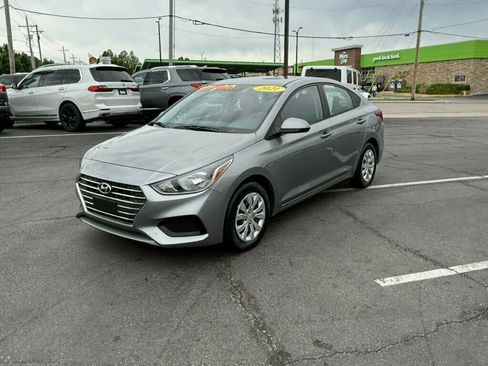 Used 2021 Hyundai Accent SE FWD image 6