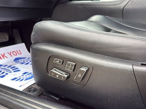 Used 2016 Lexus LS 460 w/ Comfort Package image 10