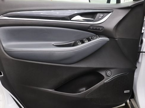 Used 2022 Buick Enclave Premium image 17