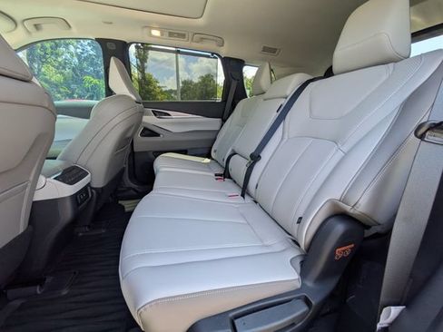 Used 2026 INFINITI QX60 Luxe w/ Cargo Package FWD image 13