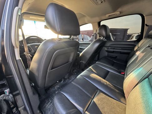 Used 2014 Chevrolet Silverado 2500 LT w/ Z71 Appearance Package AWD/4WD image 22