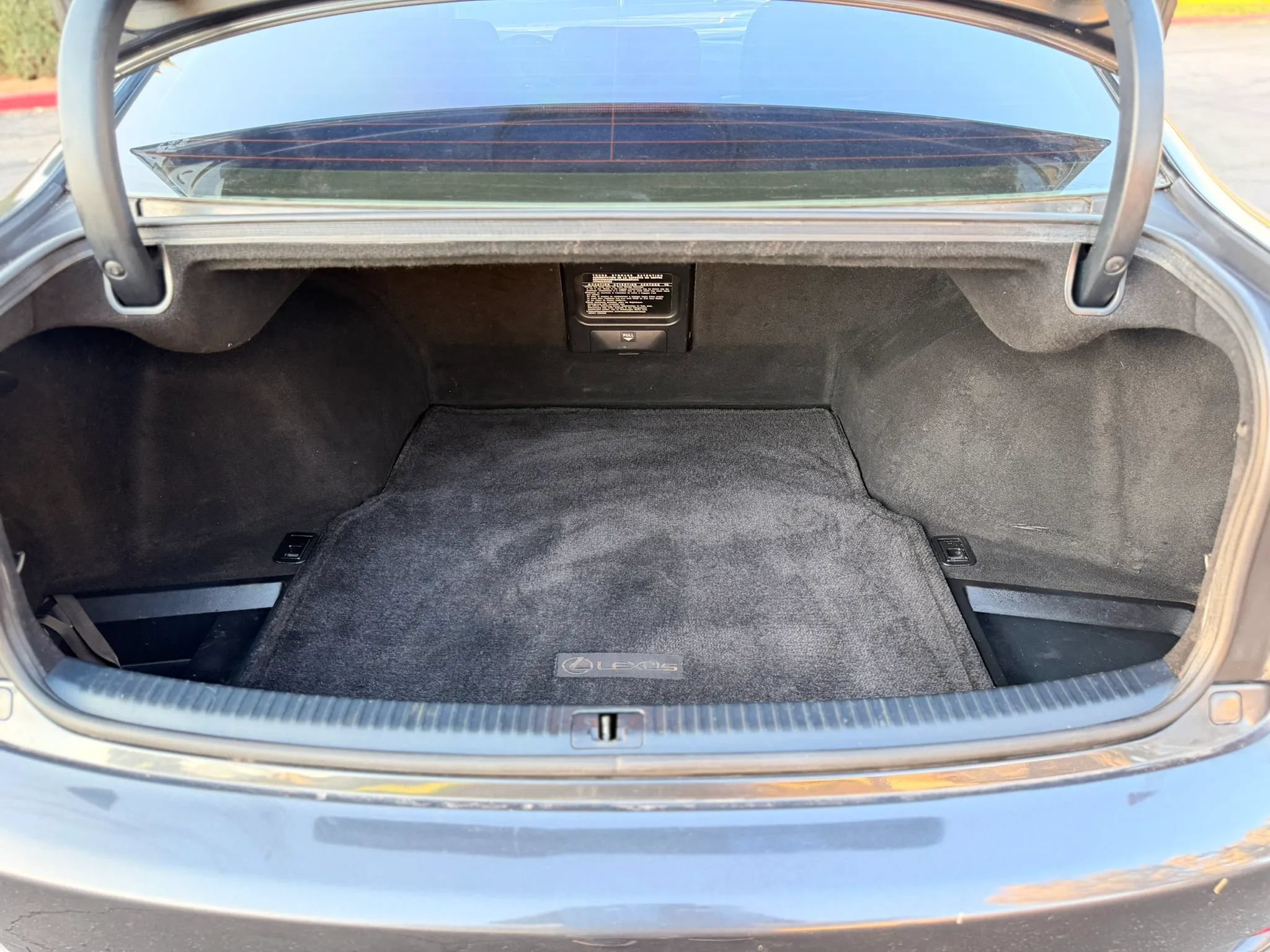 Used 2010 Lexus IS 250 w/ Preferred Accessory Package RWD image 11